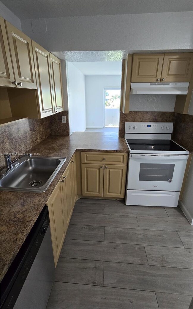 11110 SW 196th St unit A409, Cutler Bay, FL 33157 - photo 3