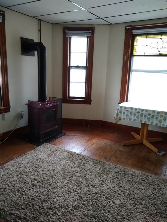 948 Lakeview Ave, Lowell, MA 01850 - photo 4