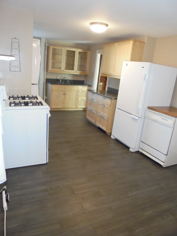 7 Hallet St, Dorchester, MA 02122 - photo 2