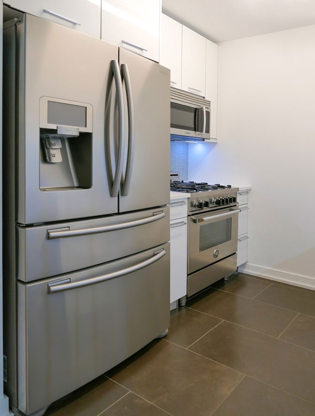 unlisted-address, New York, NY 10024 - photo 4