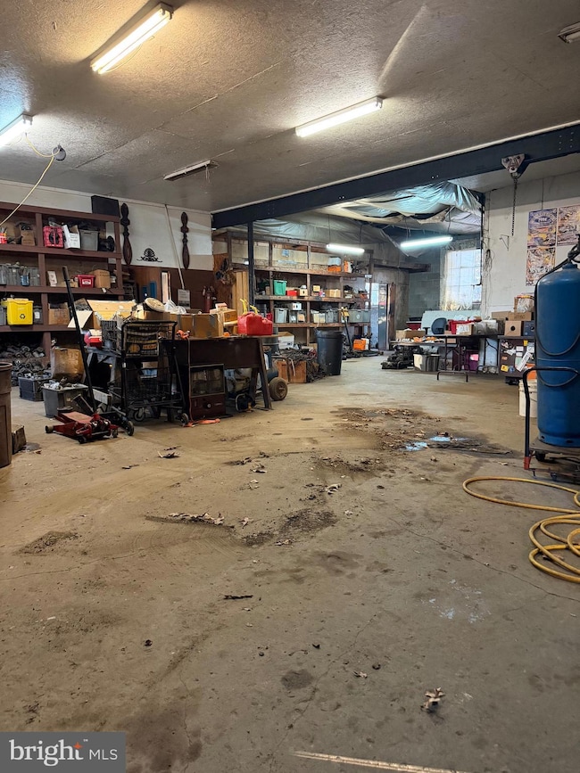 8906 Hooes Rd, Lorton, VA 22079 - photo 3