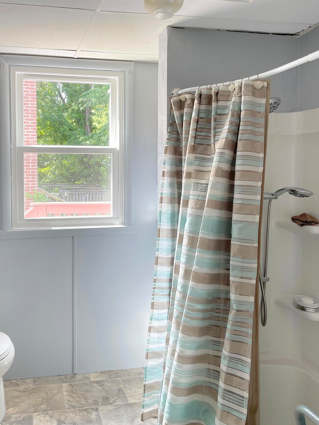 Upper unit w/3 BR1 BA