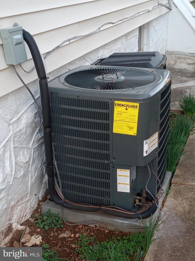 3315 W Rogers Ave, Baltimore, MD 21215 - photo 7