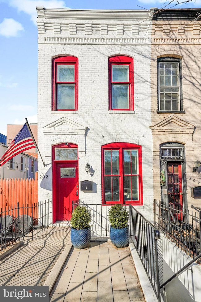 202 F St NE unit A, Washington, DC 20002 - photo 2