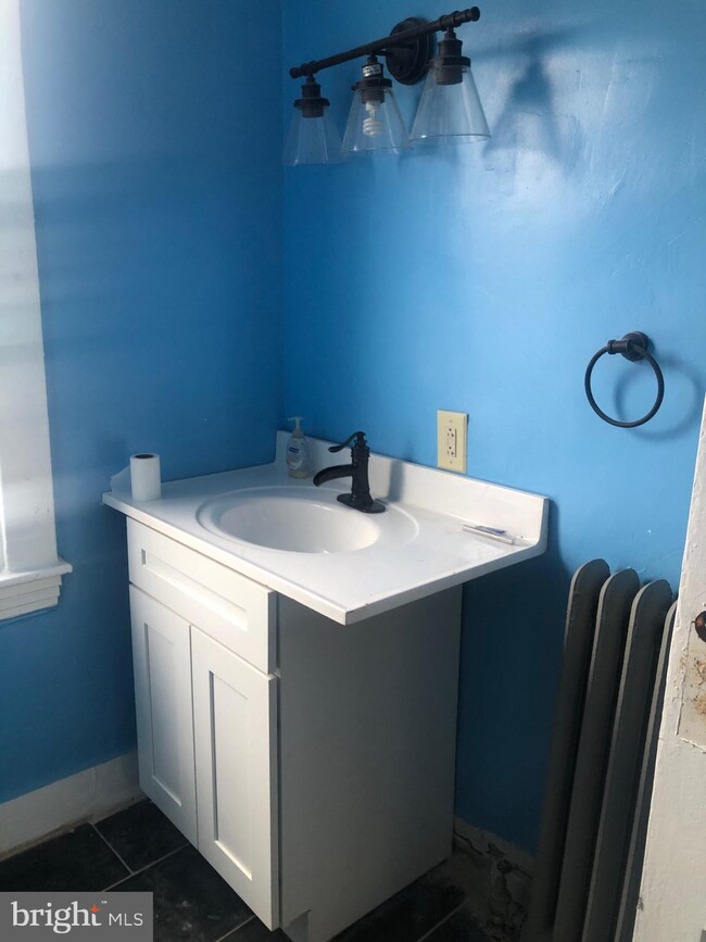 2907 Ridgewood Ave, Baltimore, MD 21215 - photo 5