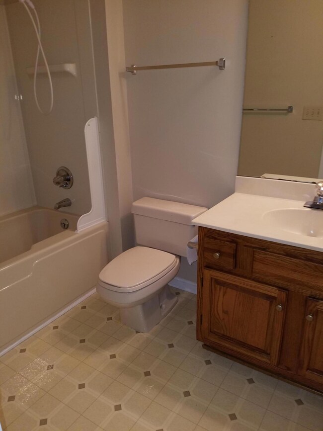 12 Pinehurst Manor Rd unit D, Pinehurst, NC 28374 - photo 2