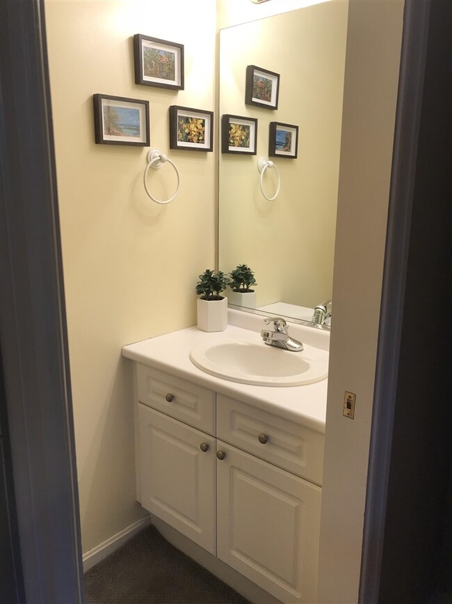 40 Barrington Ave unit U404, Nashua, NH 03062 - photo 7