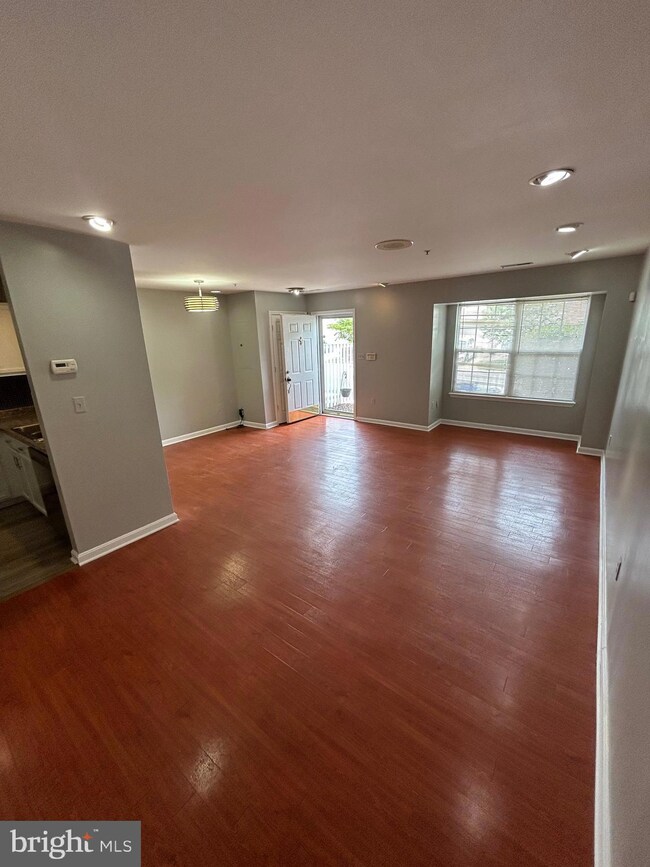 8876 Goose Landing Cir, Columbia, MD 21045 - photo 4