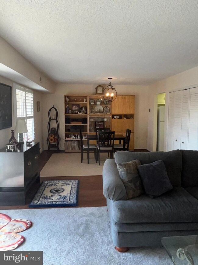 3500 Forest Edge Dr, Silver Spring, MD 20906 - photo 2