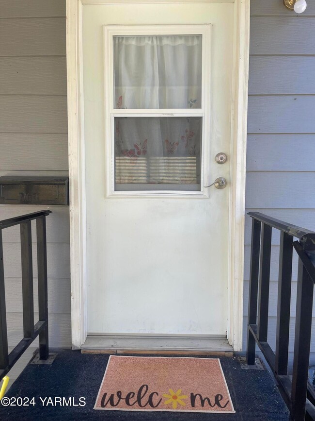 Front door with Slide screen window