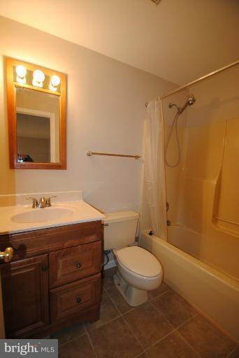 402 Glyndon St SE, Vienna, VA 22180 - photo 7