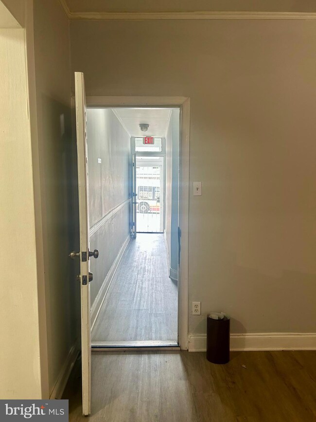 2136 N Fulton Ave unit 1, Baltimore, MD 21217 - photo 4