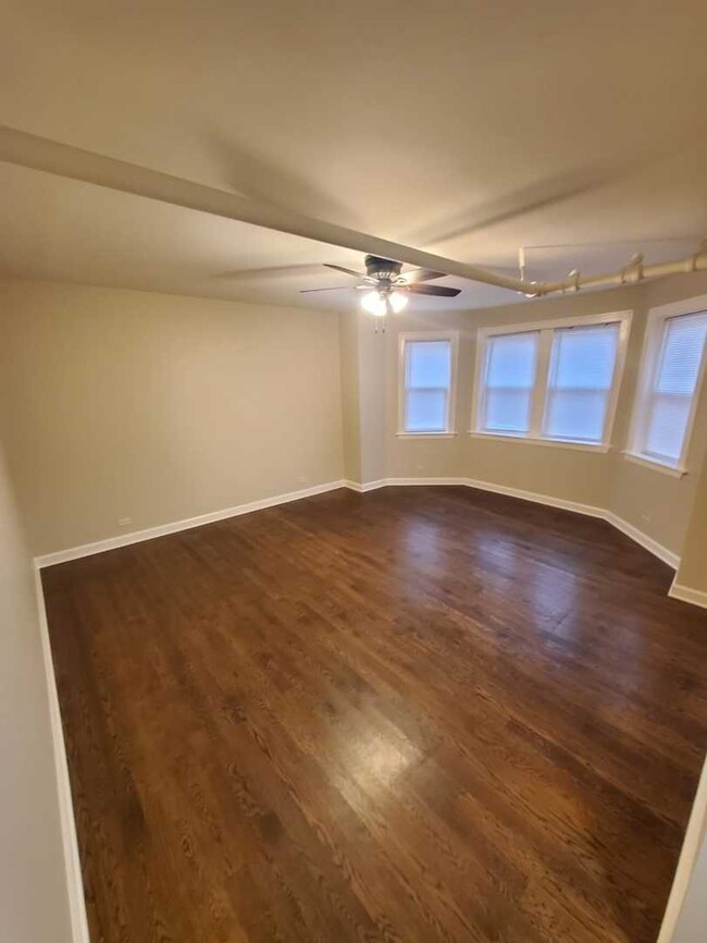 2724 W Glenlake Ave unit GARDEN, Chicago, IL 60659 - photo 3