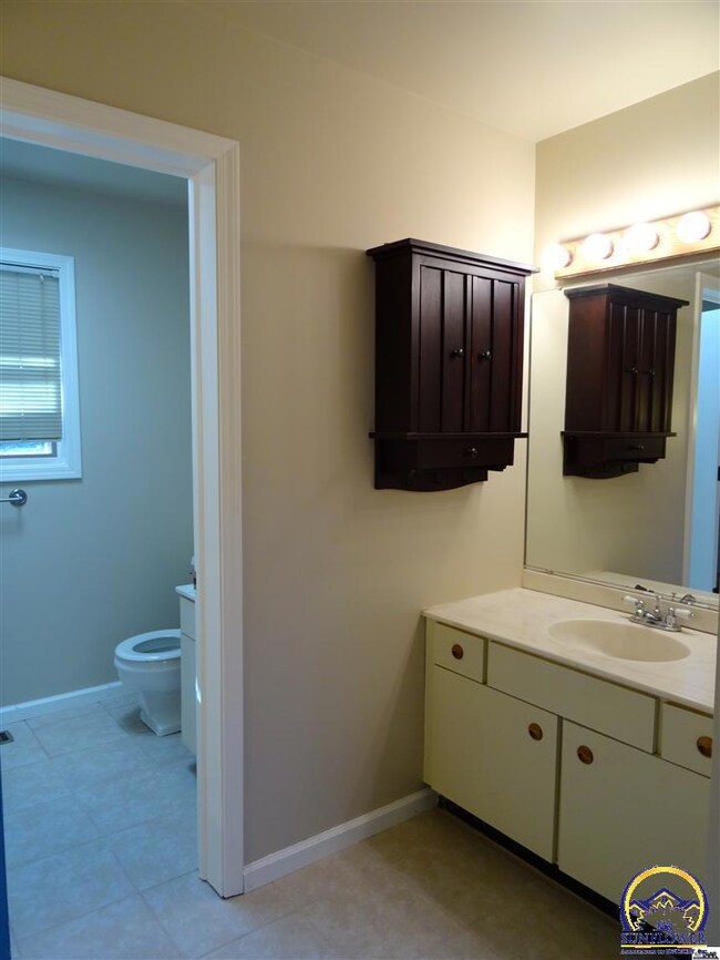 3744 SW Deer Trail Dr, Topeka, KS 66610 - photo 5