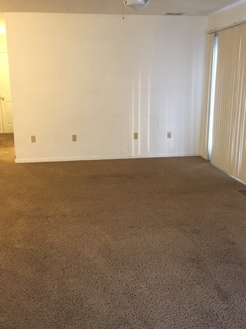 12822 Ewing St unit B, Leo, IN 46765 - photo 2