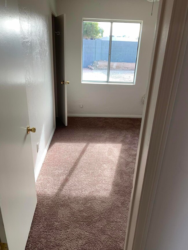 1711 N 47th Place, Phoenix, AZ 85008 - photo 6