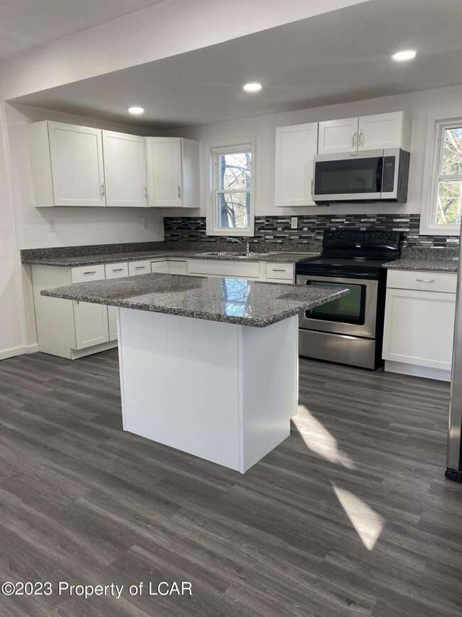 2 Norman St, Pittston, PA 18640 - photo 5