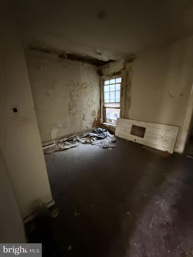 1704 N Fulton Ave, Baltimore, MD 21217 - photo 4