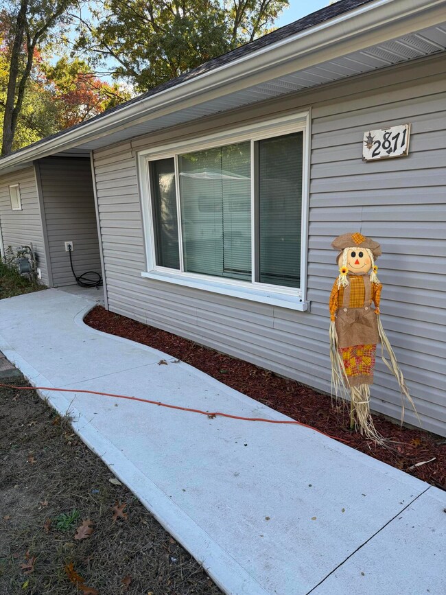 2871 Bailey St, Norton Shores, MI 49444 - photo 4