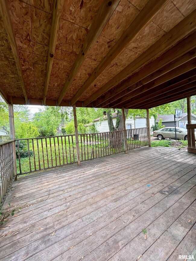 2118 E Buchanan St unit 1, Springfield, IL 62703 - photo 2