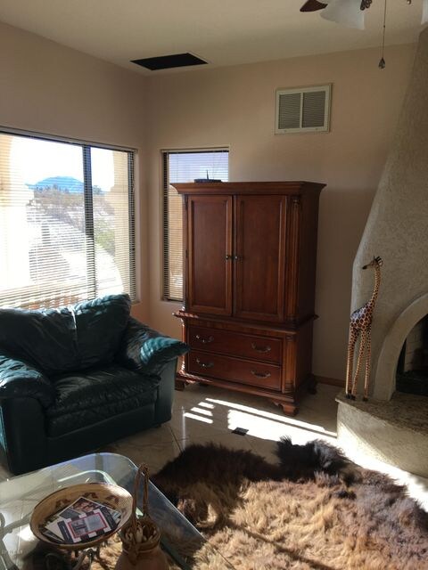 COMFY CORNER