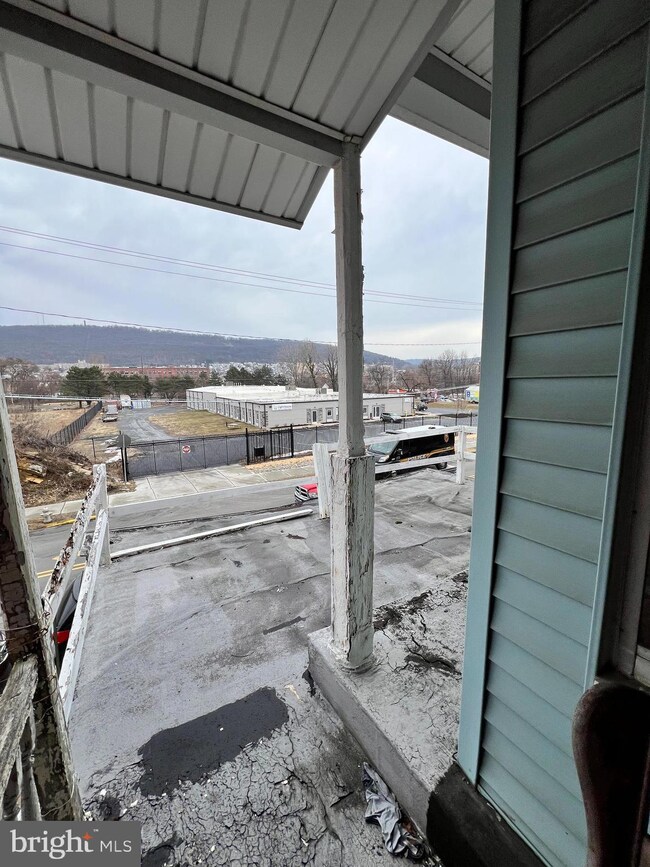 734 N 6th St, Reading, PA 19601 - photo 3