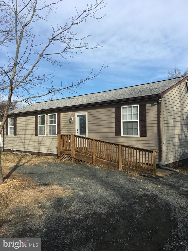 17147 Gail Dr, King George, VA 22485 - photo 3