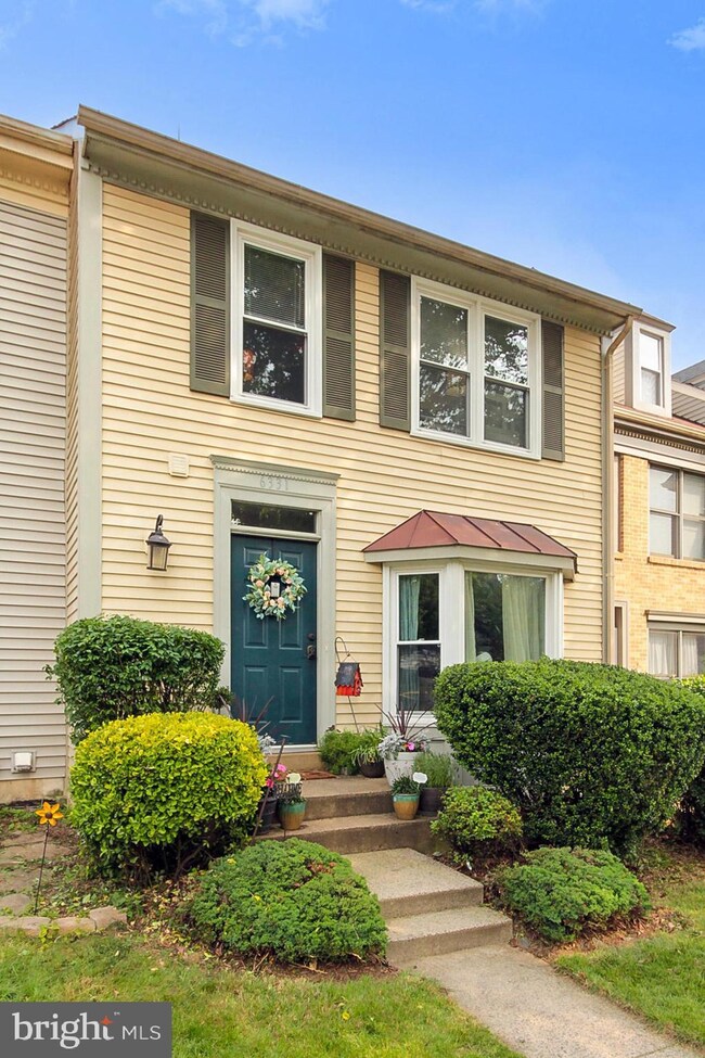 6331 Mary Todd Ct, Centreville, VA 20121 - photo 2