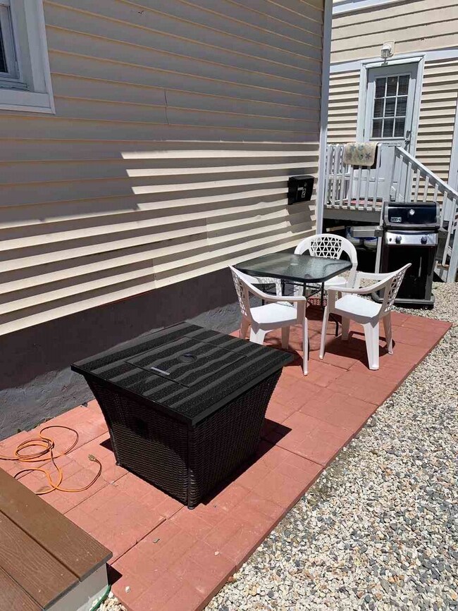 7 Perkins Ave unit 2, Hampton, NH 03842 - photo 5