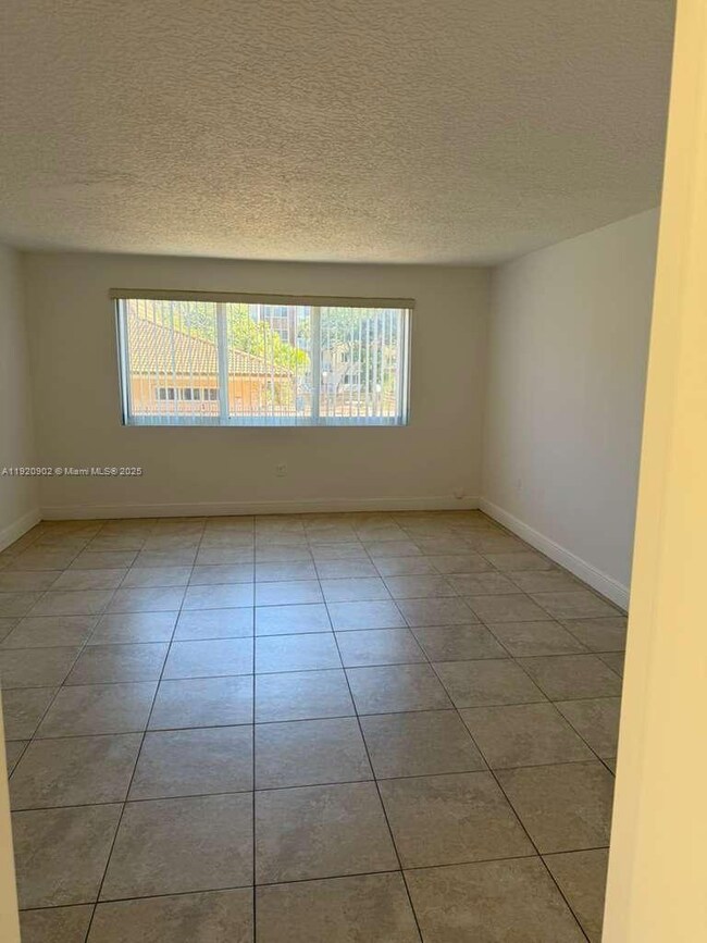 6960 Miami Gardens Dr unit 2-225, Hialeah, FL 33015 - photo 4