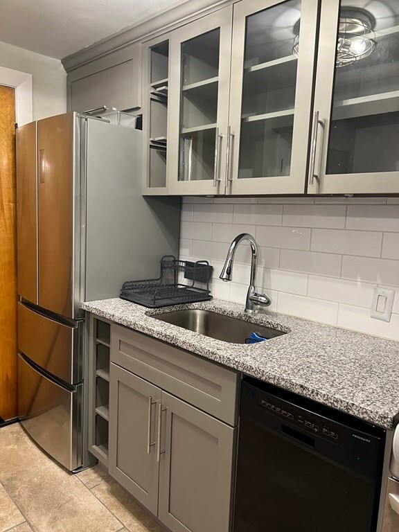 12 Commonwealth Ct unit 6, Brighton, MA 02135 - photo 3