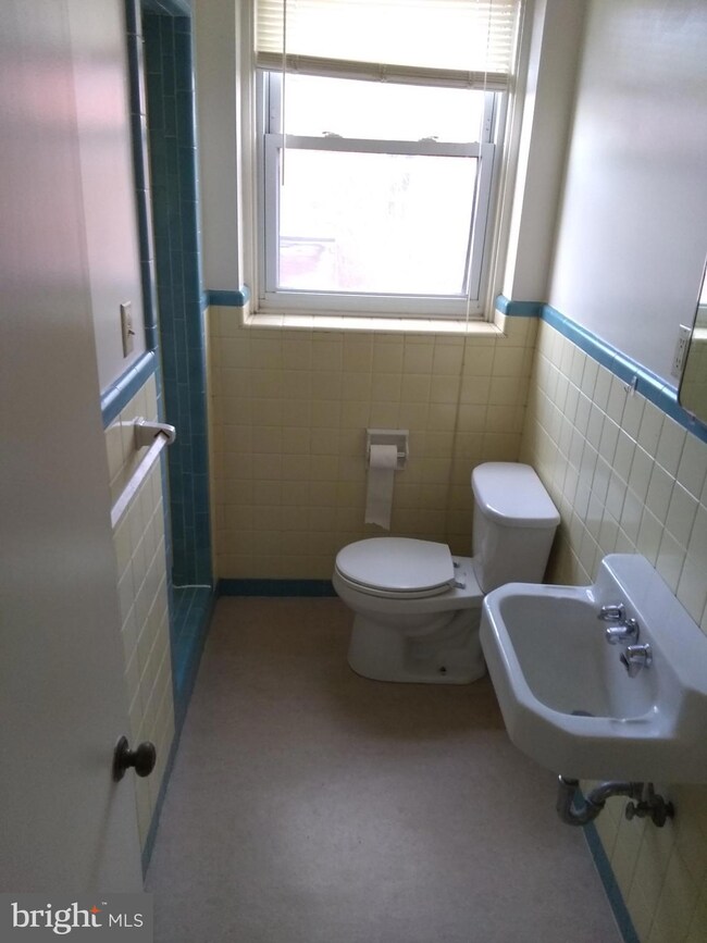 106 W Main St unit 11, New Holland, PA 17557 - photo 4