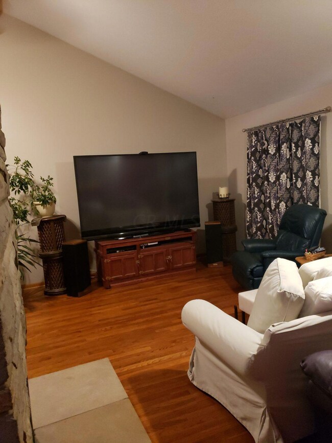 5577 Cherrywood Rd, Columbus, OH 43229 - photo 2