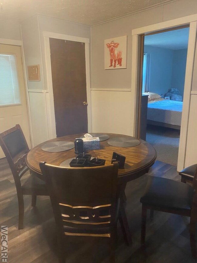 245 W Letson St, Kenton, OH 43326 - photo 4