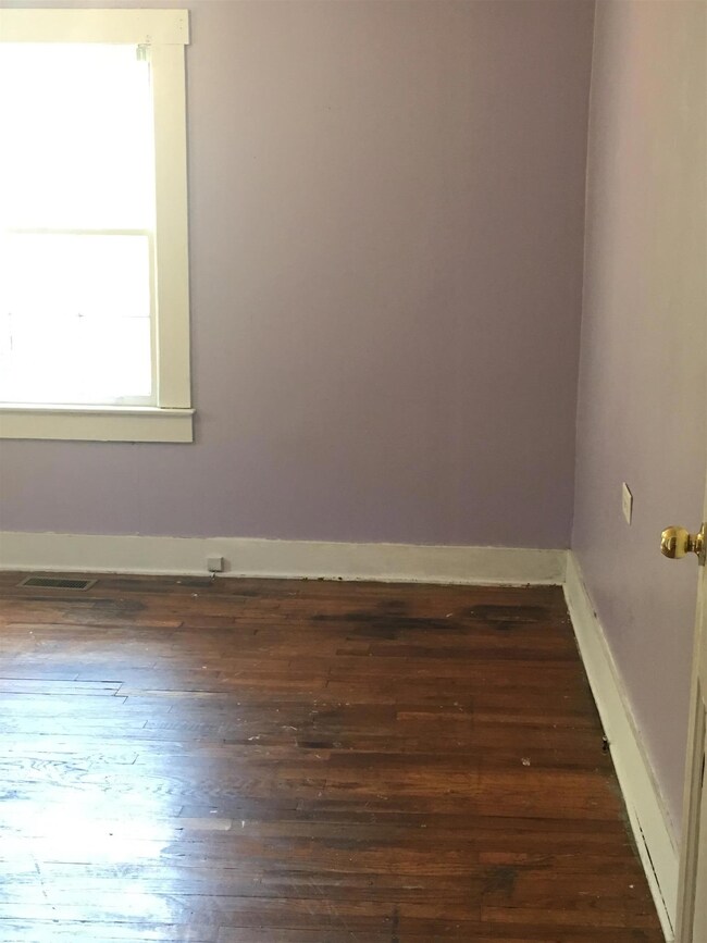 1 Bedroom with hard floors.