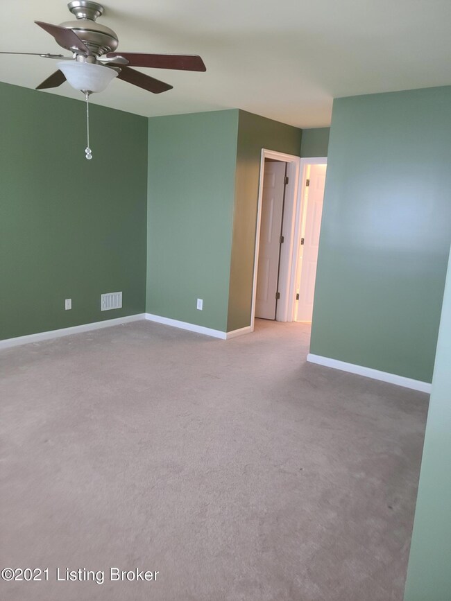 8703 Sanctuary Ln, Louisville, KY 40291 - photo 4