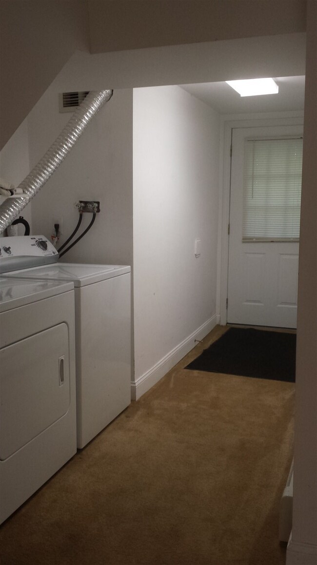 27 Kienia Rd, Hudson, NH 03051 - photo 7