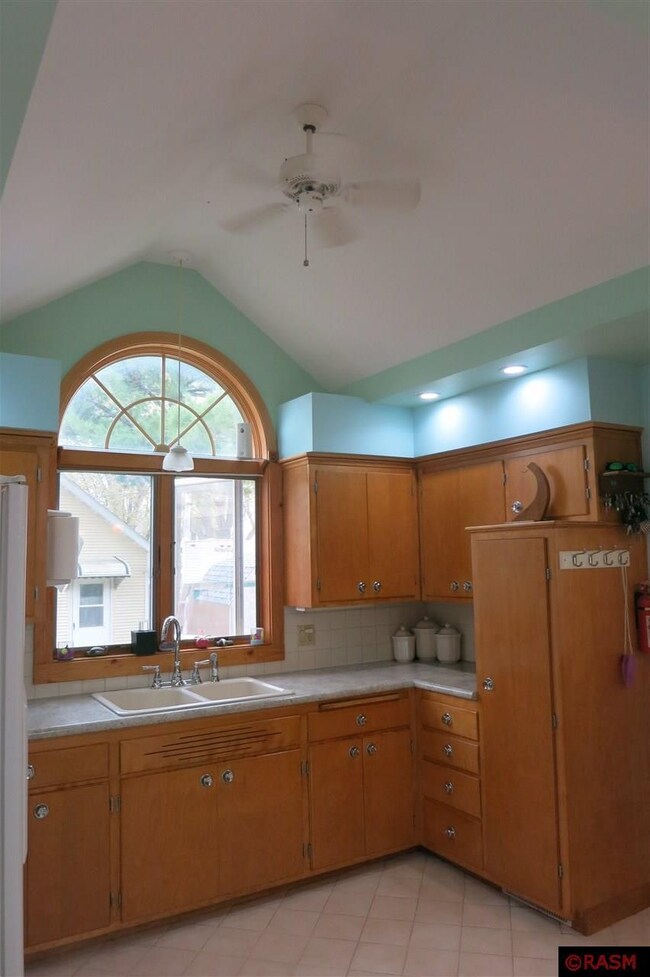 1408 N Broad St, Mankato, MN 56001 - photo 6