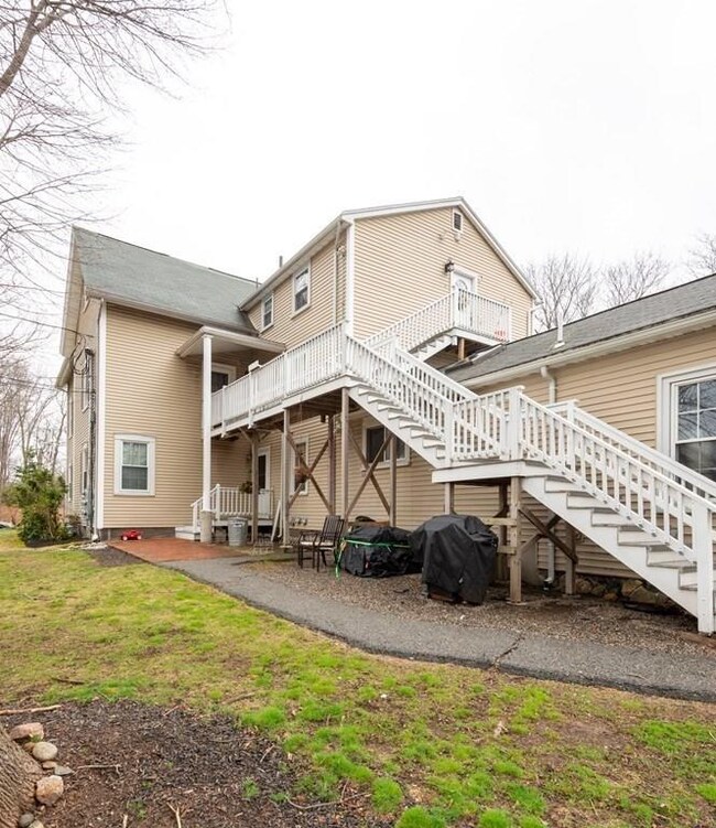 416 Maple St unit 3, Danvers, MA 01923 - photo 4