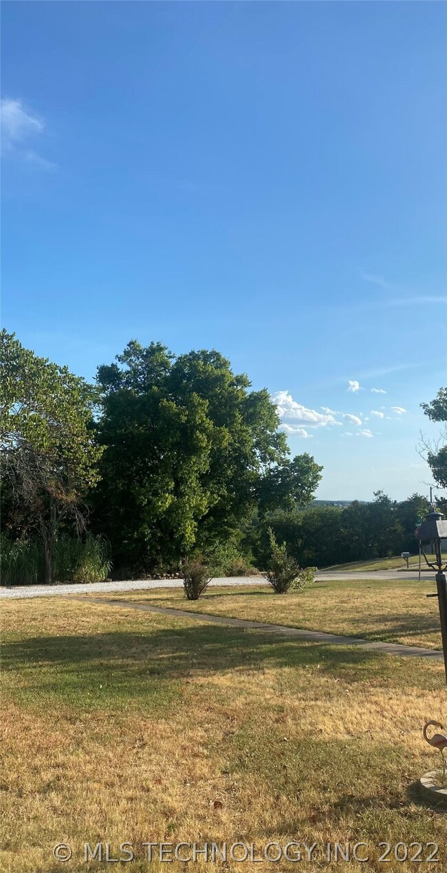 1008 Grandview Ln, Henryetta, OK 74437 - photo 2