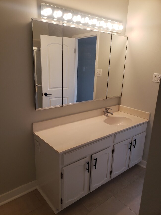 600 Naples Ct unit 208, Glenview, IL 60025 - photo 7