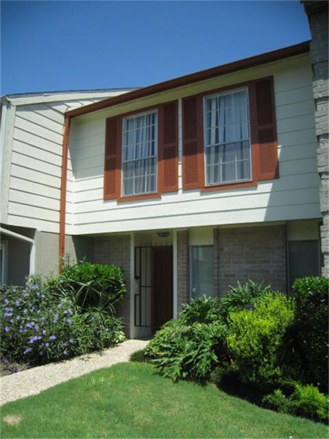 10349 Longmont Dr unit 35, Houston, TX 77042 - photo 3