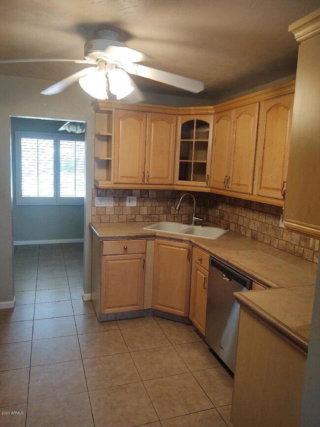 3624 E Weldon Ave, Phoenix, AZ 85018 - photo 3