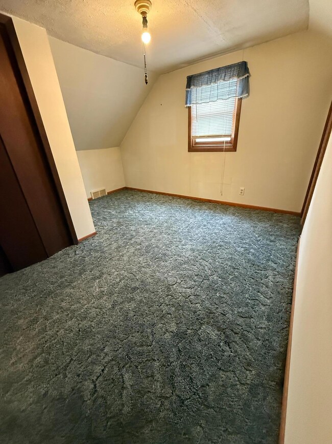 805 E Elm St, Redwood Falls, MN 56283 - photo 7