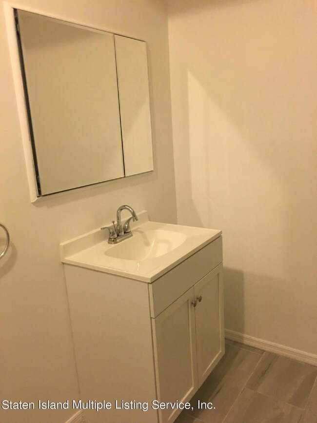 68 Daffodil Ln unit 111, Staten Island, NY 10314 - photo 7