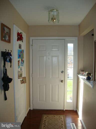 9 Shelton Ct, Reisterstown, MD 21136 - photo 2