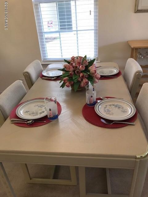 Dining area 1