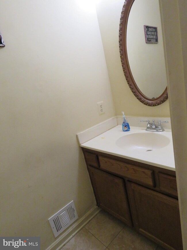 14433 Stepping Stone Way, Burtonsville, MD 20866 - photo 2