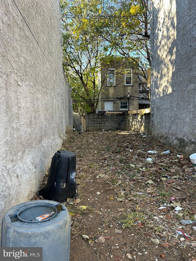 1528 S Lecount St, Philadelphia, PA 19146 - photo 2