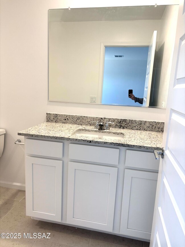 SC 127 OWNER VANITY